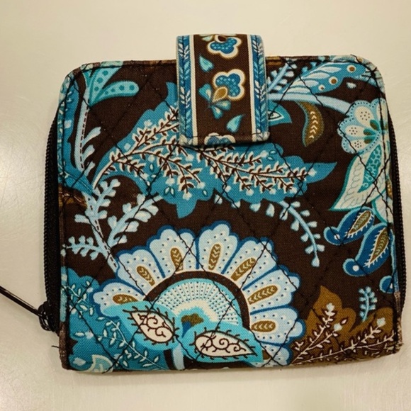 Vera Bradley Paisley Wallet. - Picture 7 of 7
